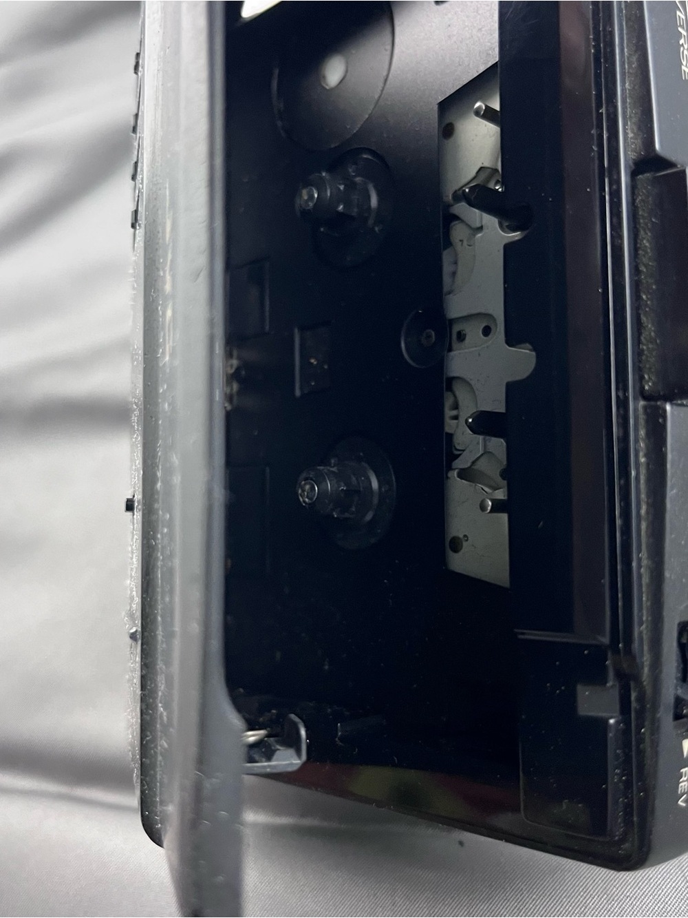 JVC CX-F100 Portable Cassette Player And AM/FM Walkman Works Hyper-Bass Auto Rev - Picture 7 of 13